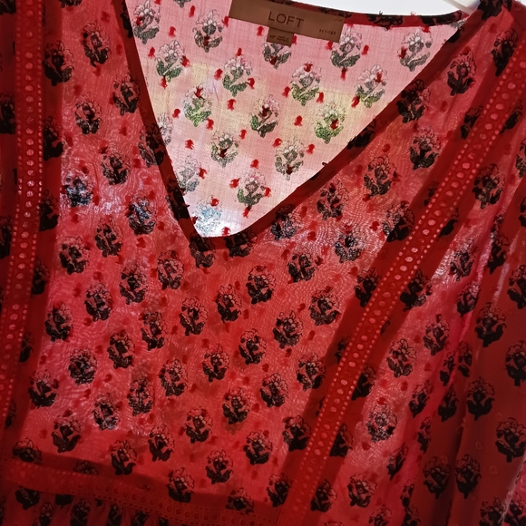 Loft Peplum Blouse Size Petite M EUC (Cami not included) - Picture 10 of 10